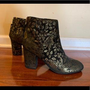 STEVE MADDEN Gold Baroque Patterned Boots